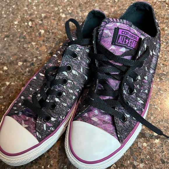 Converse - Picture 2 of 7